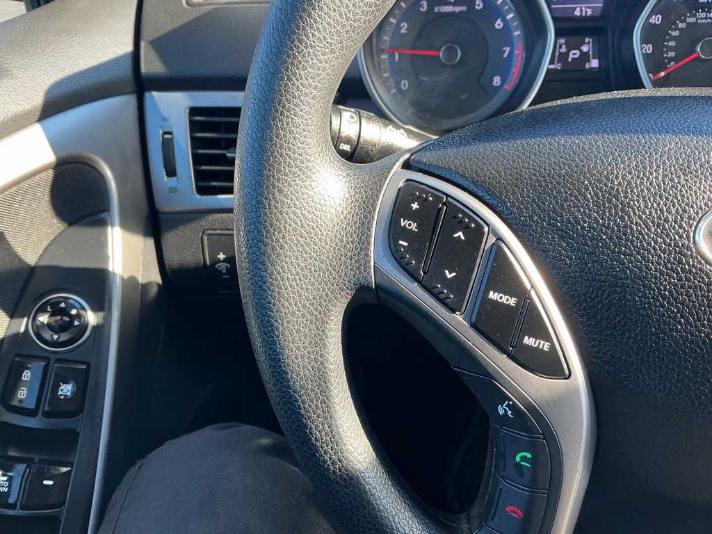 Used 2017 Hyundai Elantra GT FWD image 14