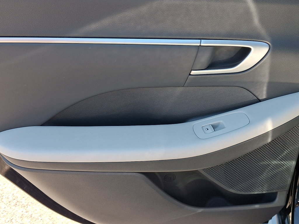 Used 2025 Hyundai Sonata SEL FWD image 19