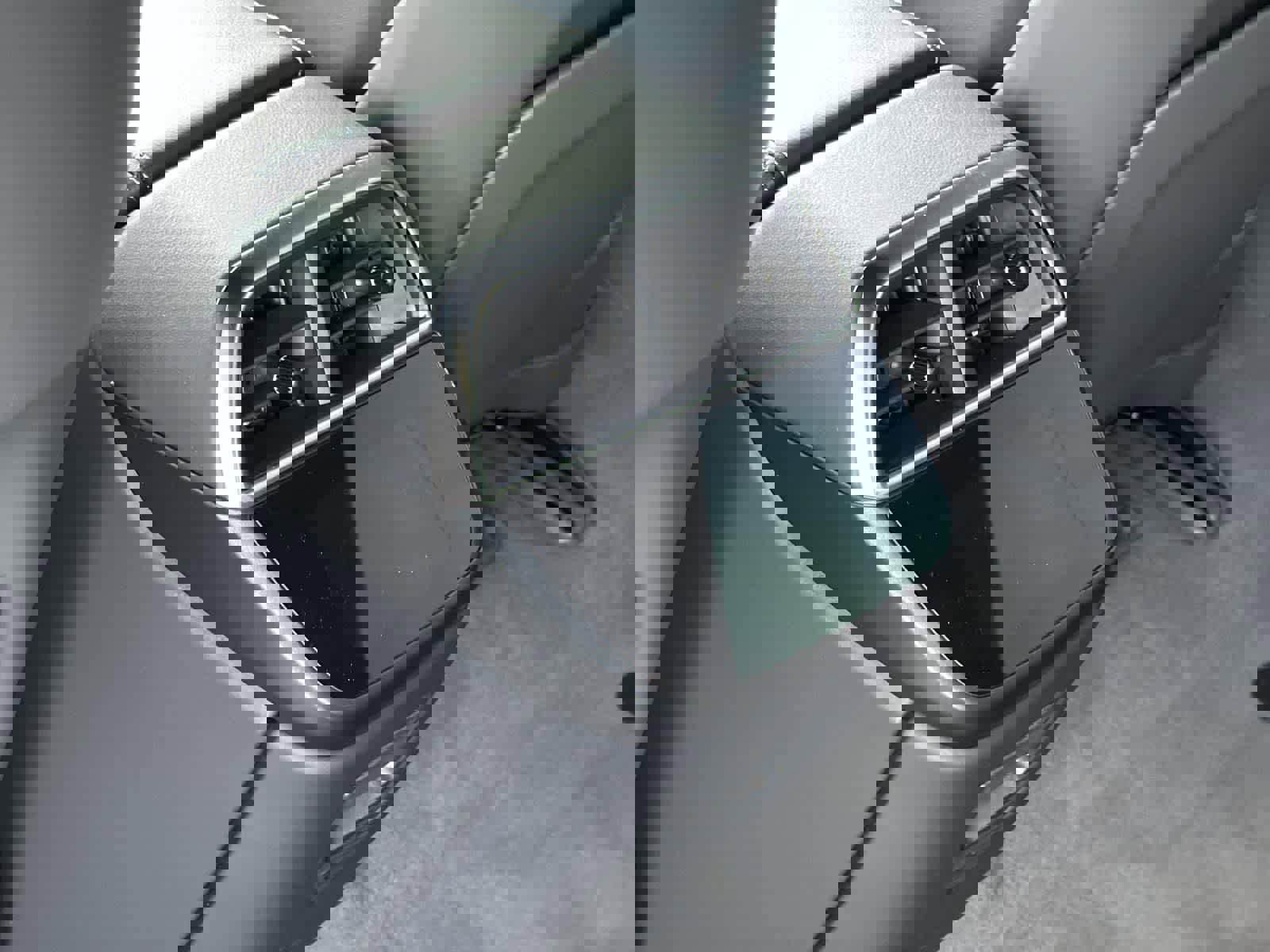 Used 2024 Lucid Air Pure image 28