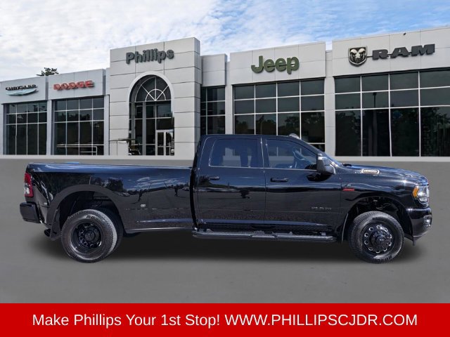 Used 2024 RAM 3500 Big Horn w/ Night Edition AWD/4WD image 2