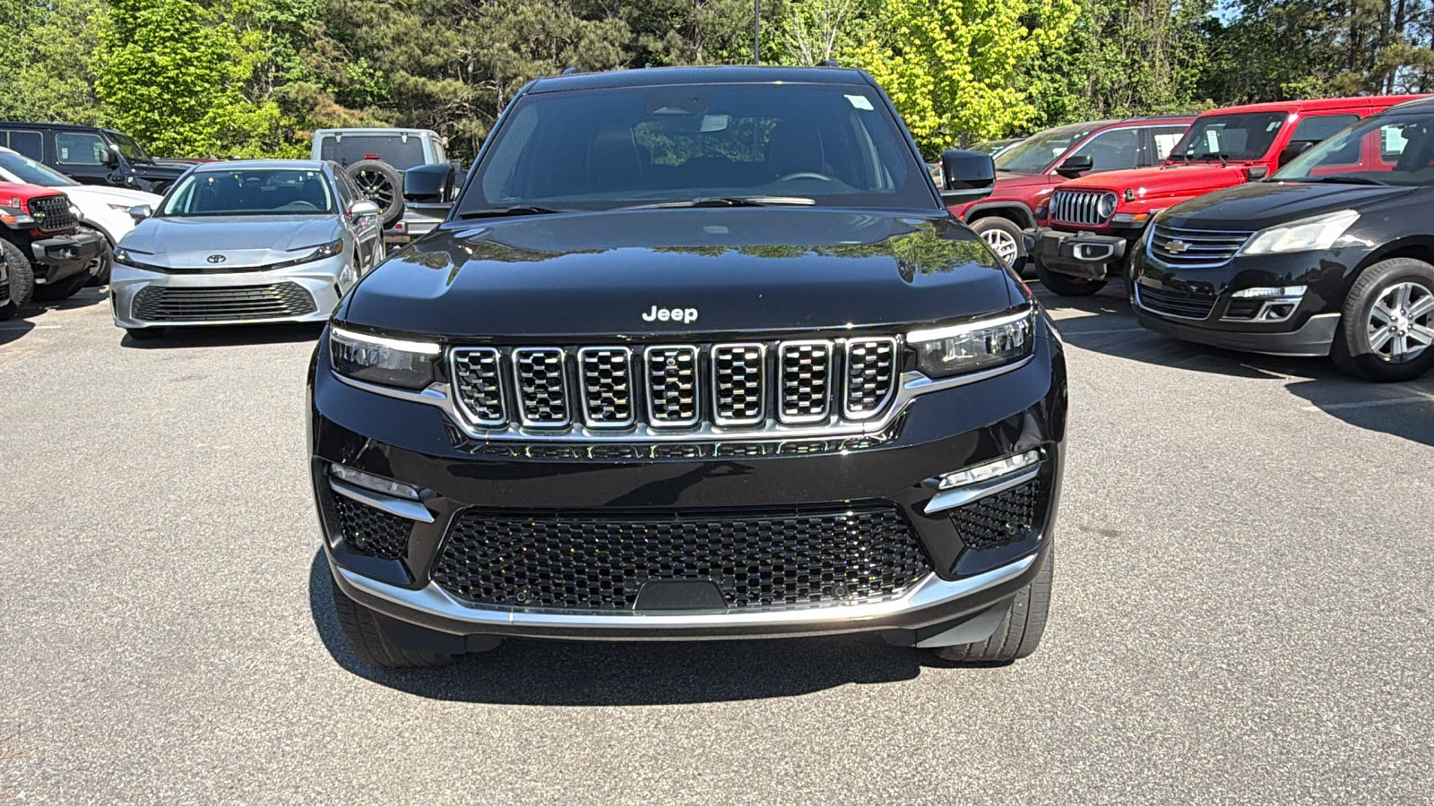 Used 2025 Jeep Grand Cherokee Summit AWD/4WD image 3