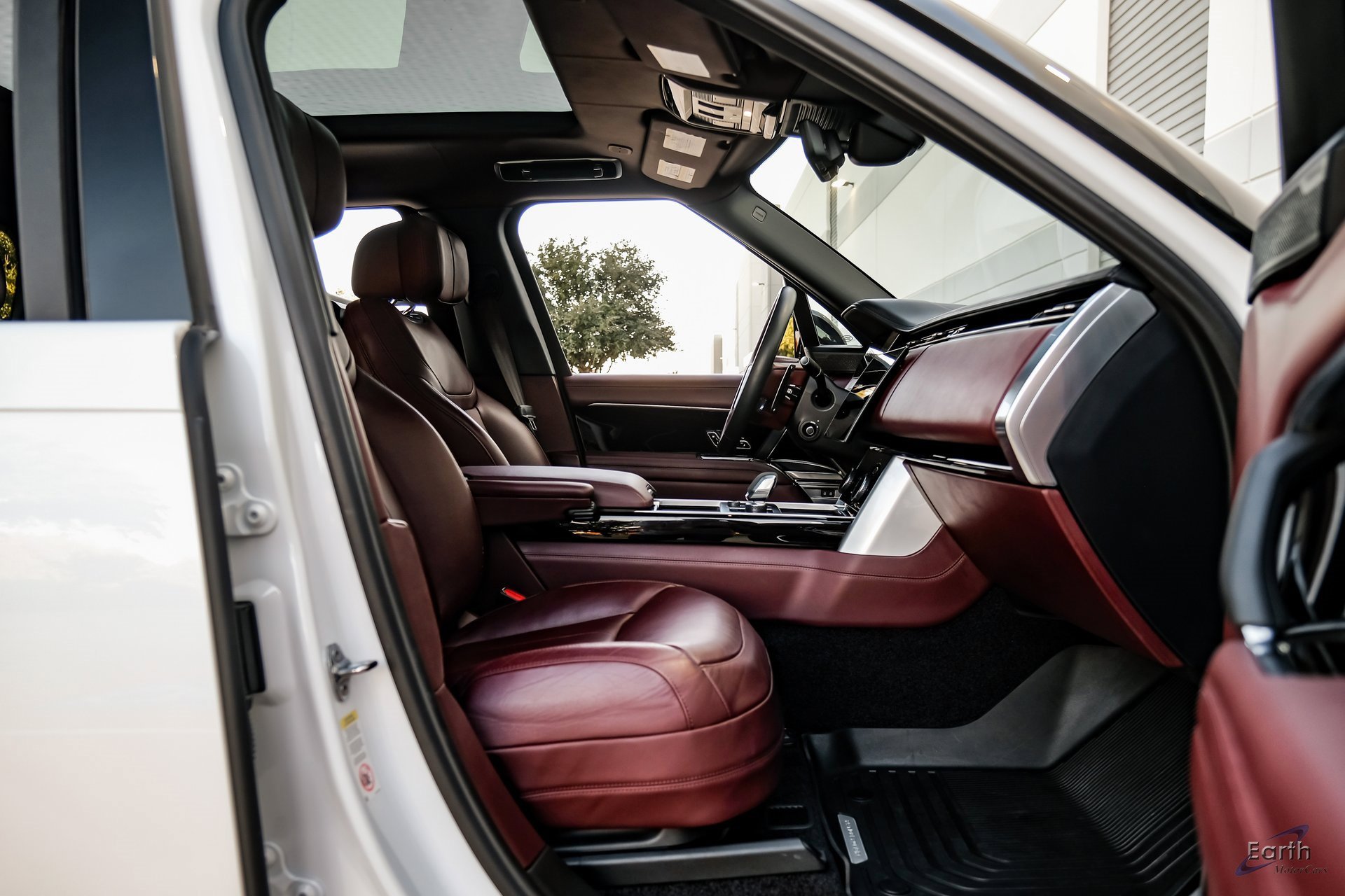 Used 2023 Land Rover Range Rover Long Wheelbase Autobiography image 44