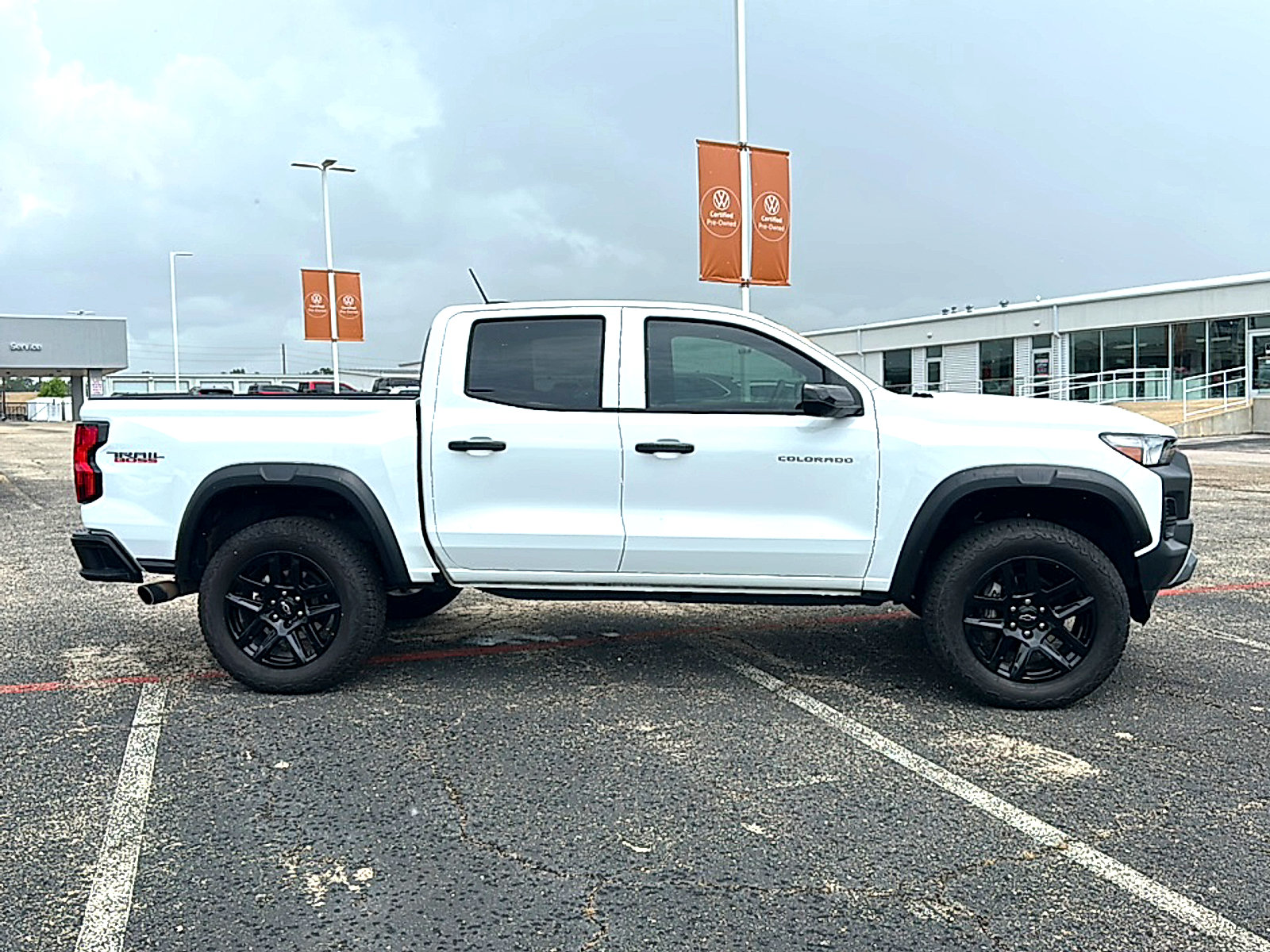 Used 2025 Chevrolet Colorado Trail Boss AWD/4WD image 9