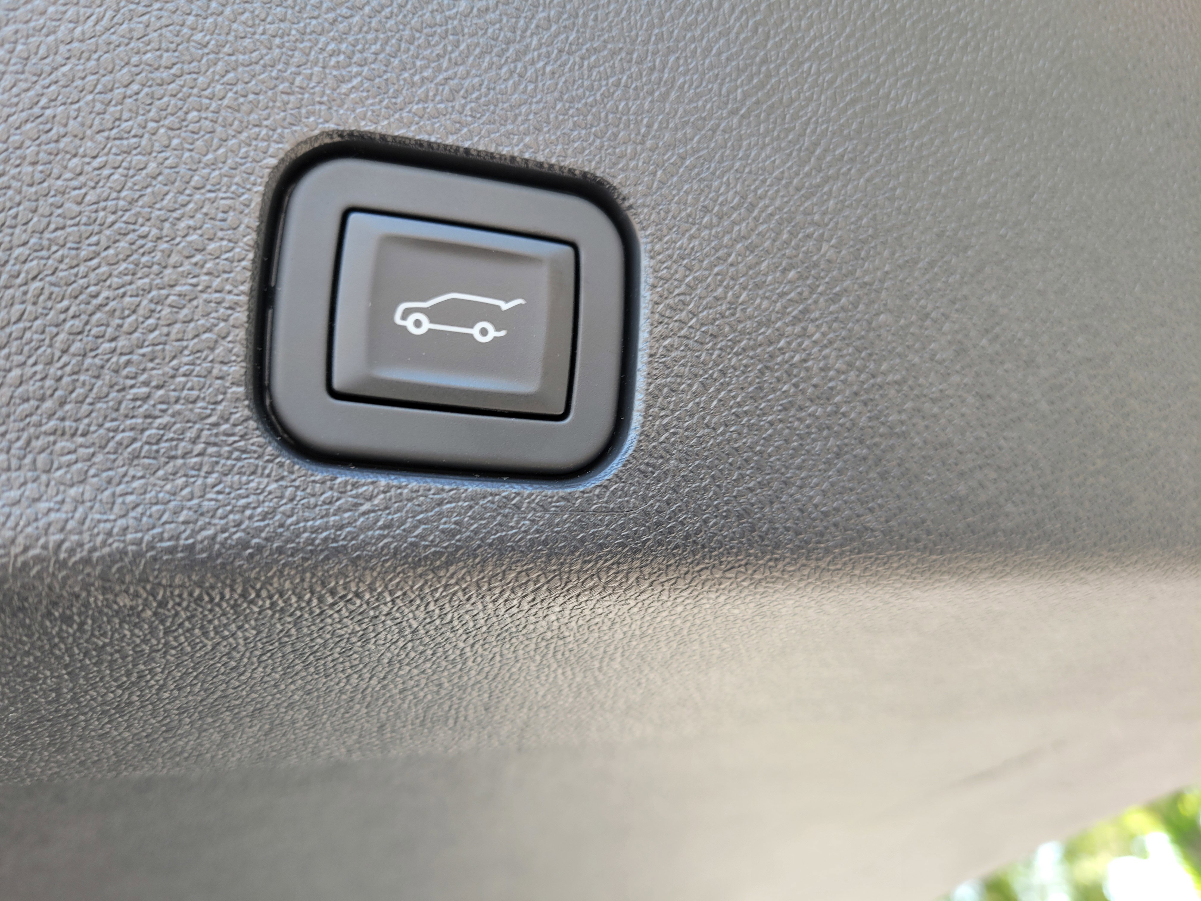 Certified 2025 Buick Enclave Preferred FWD image 8