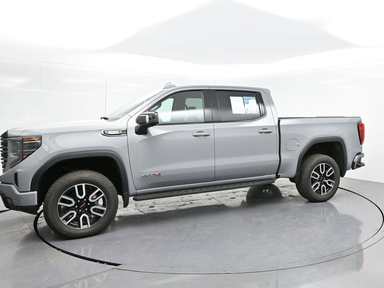 Used 2025 GMC Sierra 1500 AT4 w/ AT4 Premium Package image 4