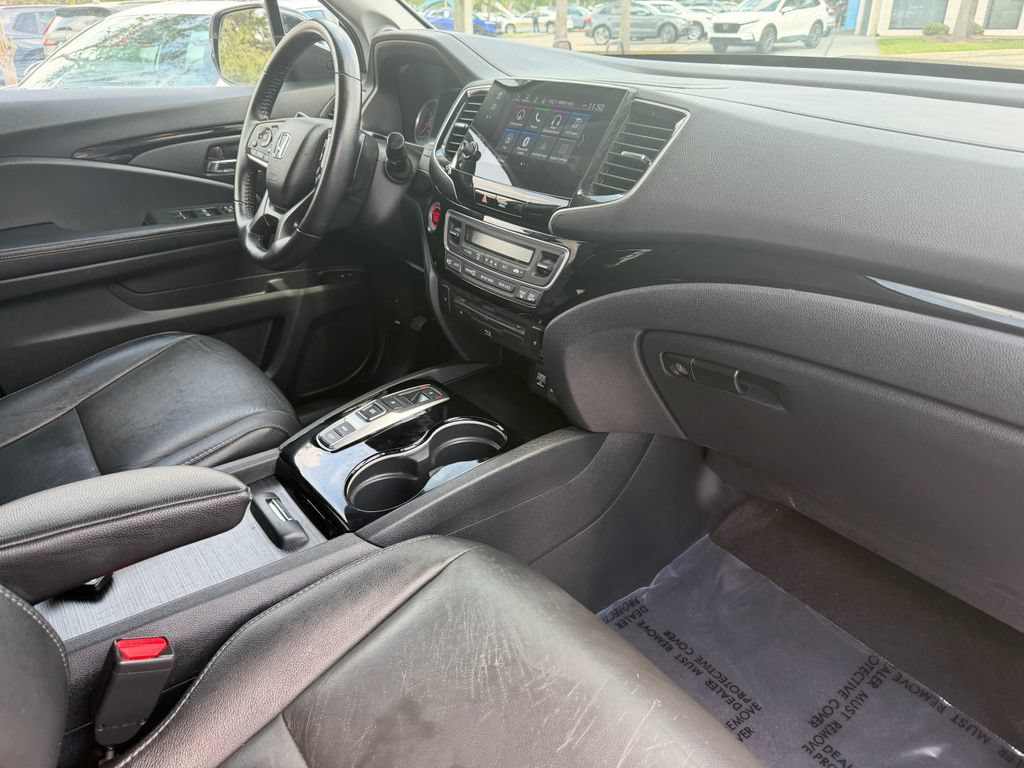 Used 2020 Honda Pilot Touring image 13