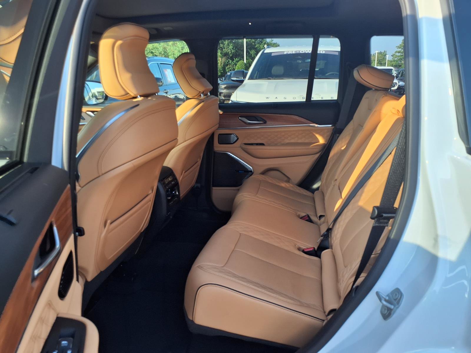 Used 2026 Jeep Grand Cherokee Summit w/ Obsidian Package AWD/4WD image 11