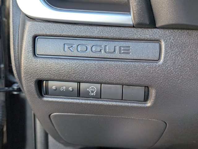 Used 2024 Nissan Rogue S AWD/4WD image 11