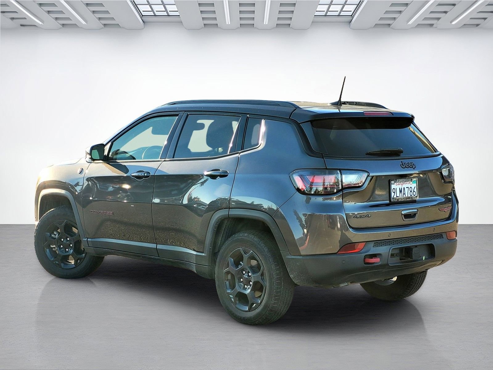 Used 2023 Jeep Compass Trailhawk w/ Trailhawk Elite Group image 13