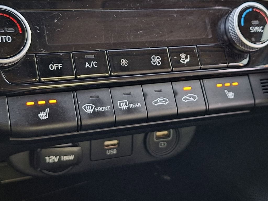 Certified 2021 Hyundai Elantra Limited image 24