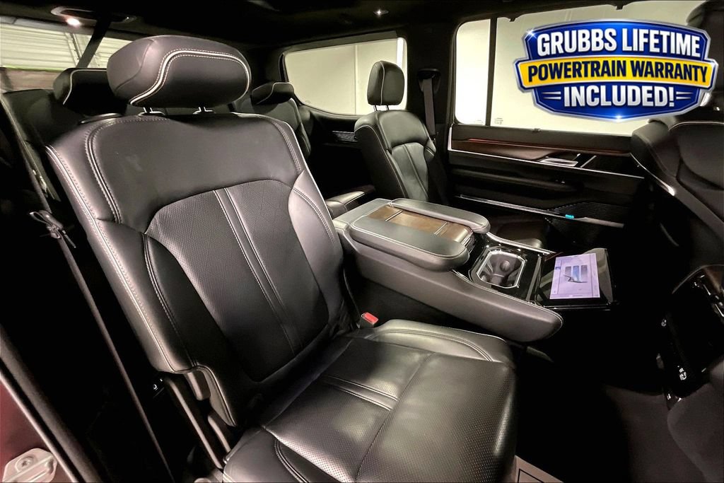 Used 2022 Jeep Grand Wagoneer Series II AWD/4WD image 33