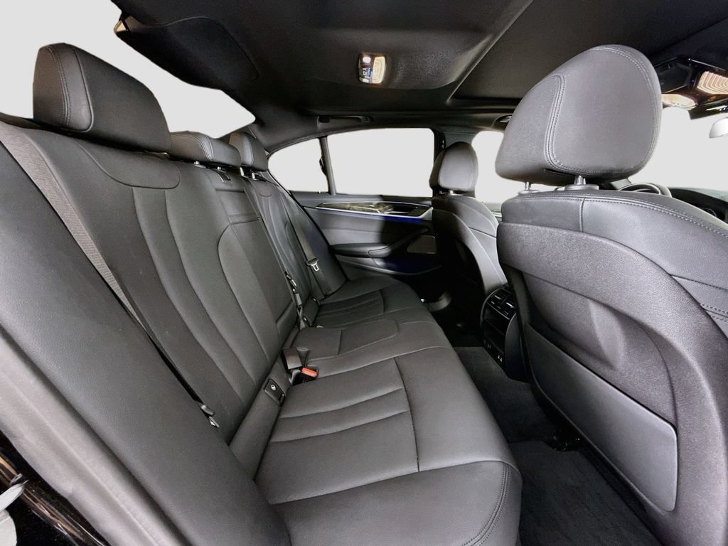 Used 2020 BMW 530i w/ Convenience Package RWD image 17