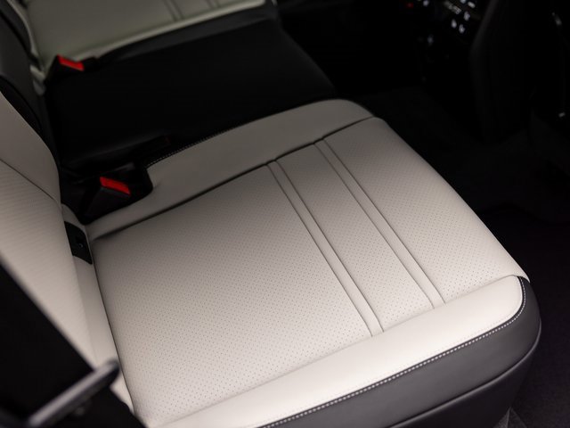 New 2026 Porsche Cayenne GTS image 39