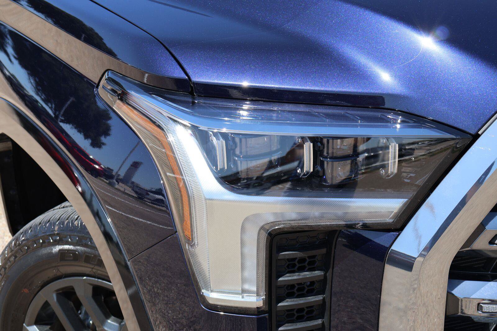 Used 2024 Toyota Tundra Platinum AWD/4WD image 9