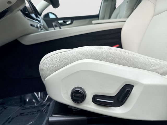 Certified 2025 Volvo XC60 T8 Plus w/ Protection Package Premier AWD/4WD image 17