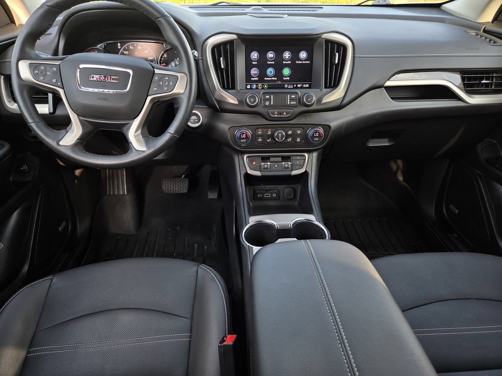 Used 2024 GMC Terrain Denali w/ Denali Premium Package AWD/4WD image 8
