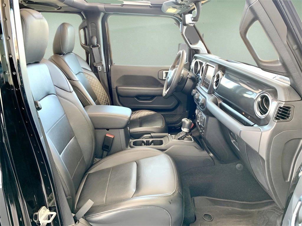 Used 2023 Jeep Wrangler Altitude image 24