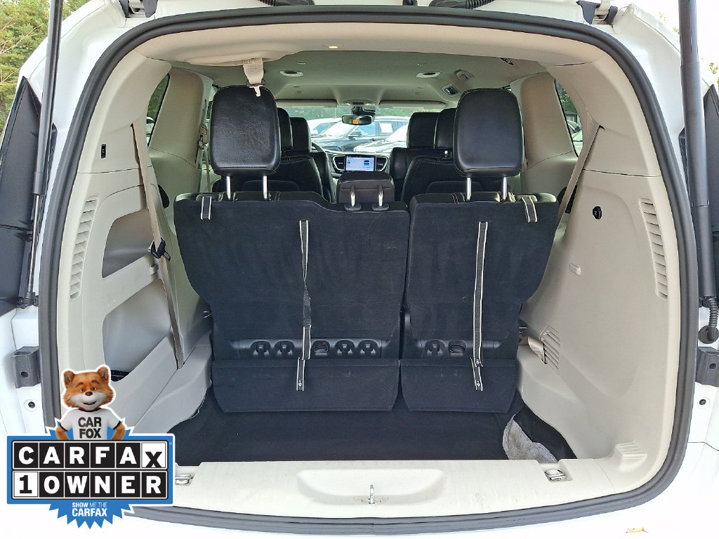 Used 2024 Chrysler Pacifica Touring-L FWD image 28