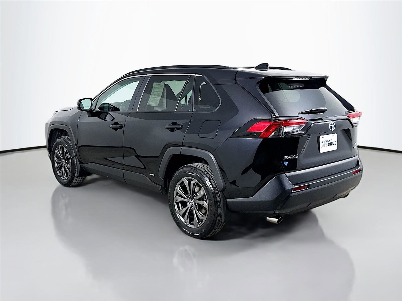 Used 2024 Toyota RAV4 XLE Premium w/ Weather Package AWD/4WD image 7