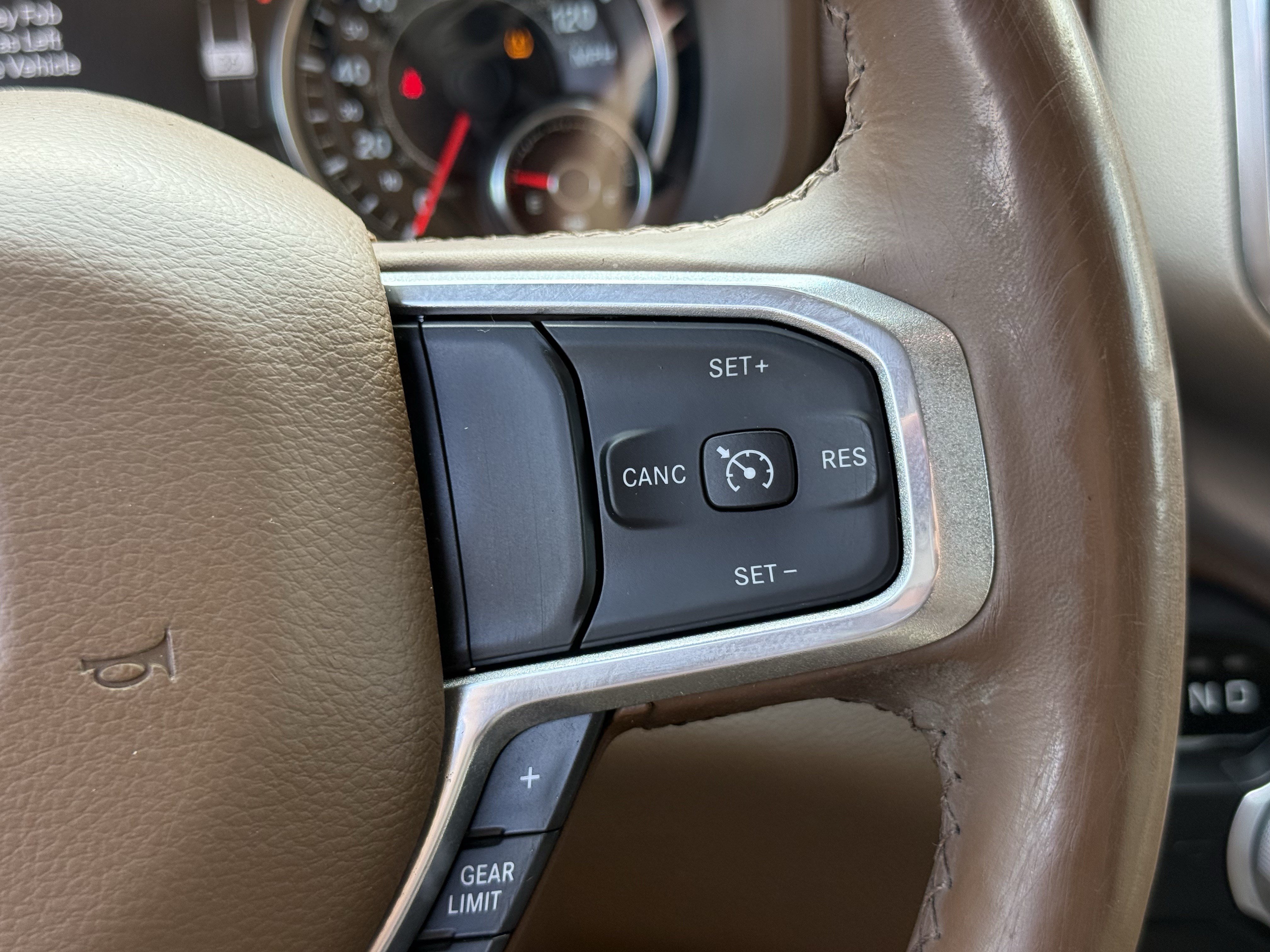 Used 2019 RAM 1500 Laramie RWD image 17