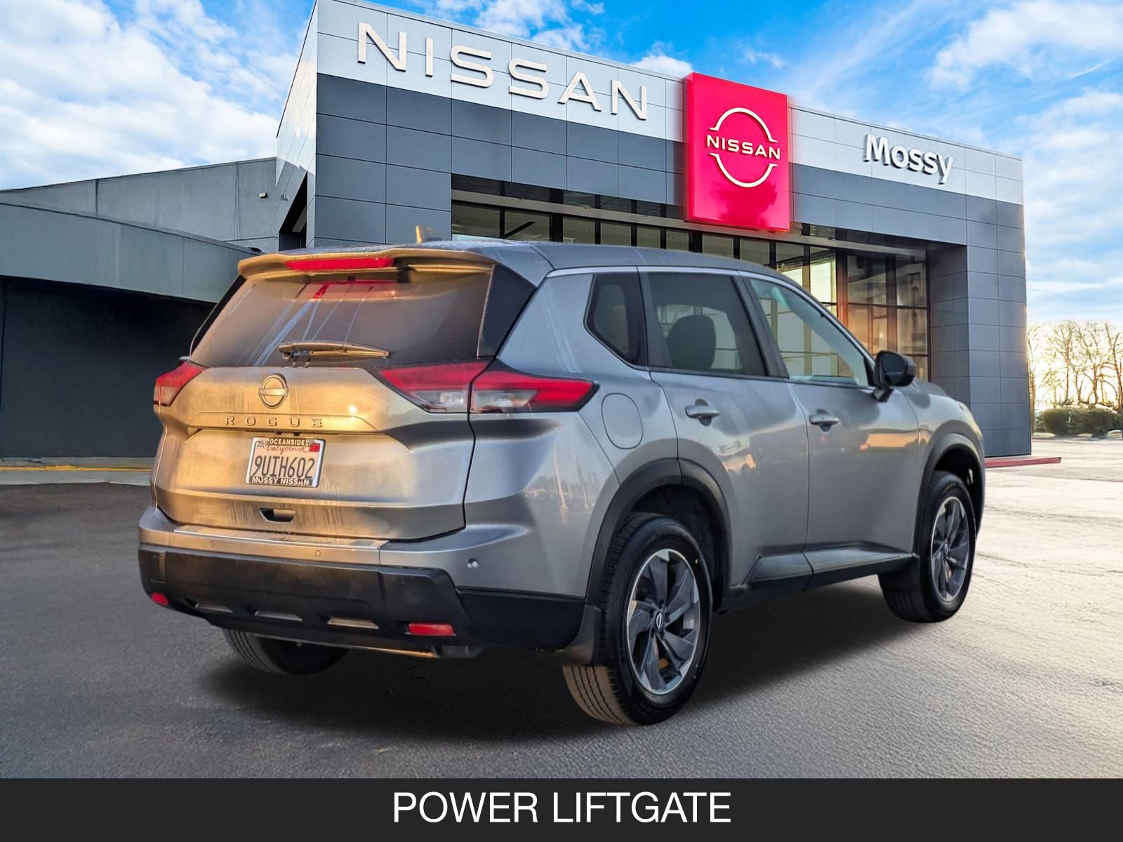 Certified 2025 Nissan Rogue SV image 8