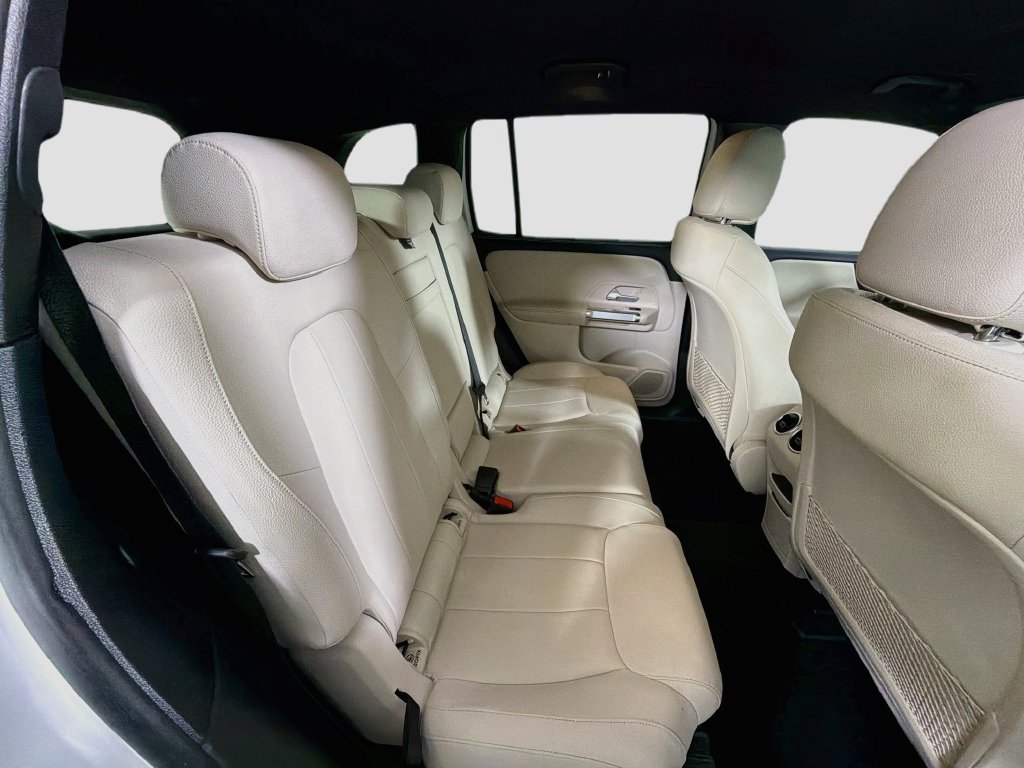 Used 2025 Mercedes-Benz GLB 250 image 25
