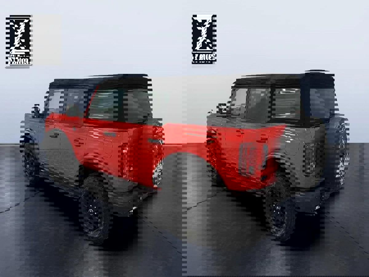 Used 2022 Ford Bronco Black Diamond image 5