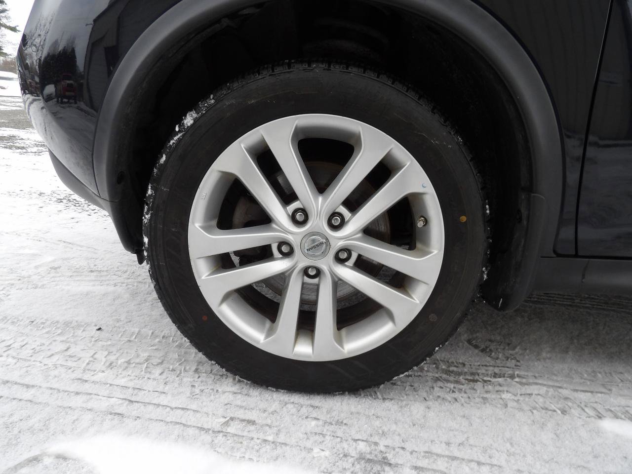 Used 2013 Nissan Juke SV AWD/4WD image 23