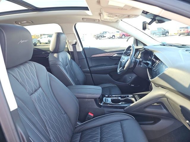 Used 2023 Buick Envision Avenir image 31