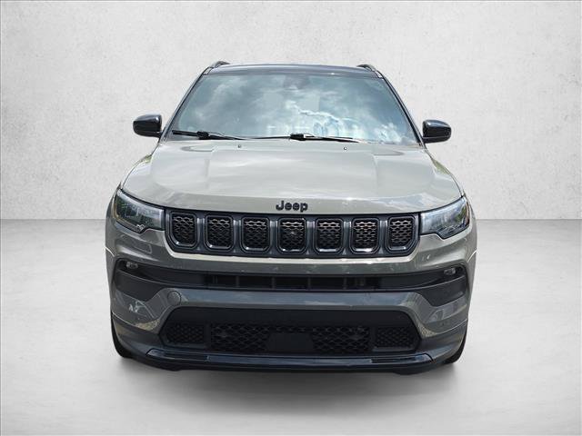 Used 2023 Jeep Compass Latitude w/ Convenience Group AWD/4WD image 2