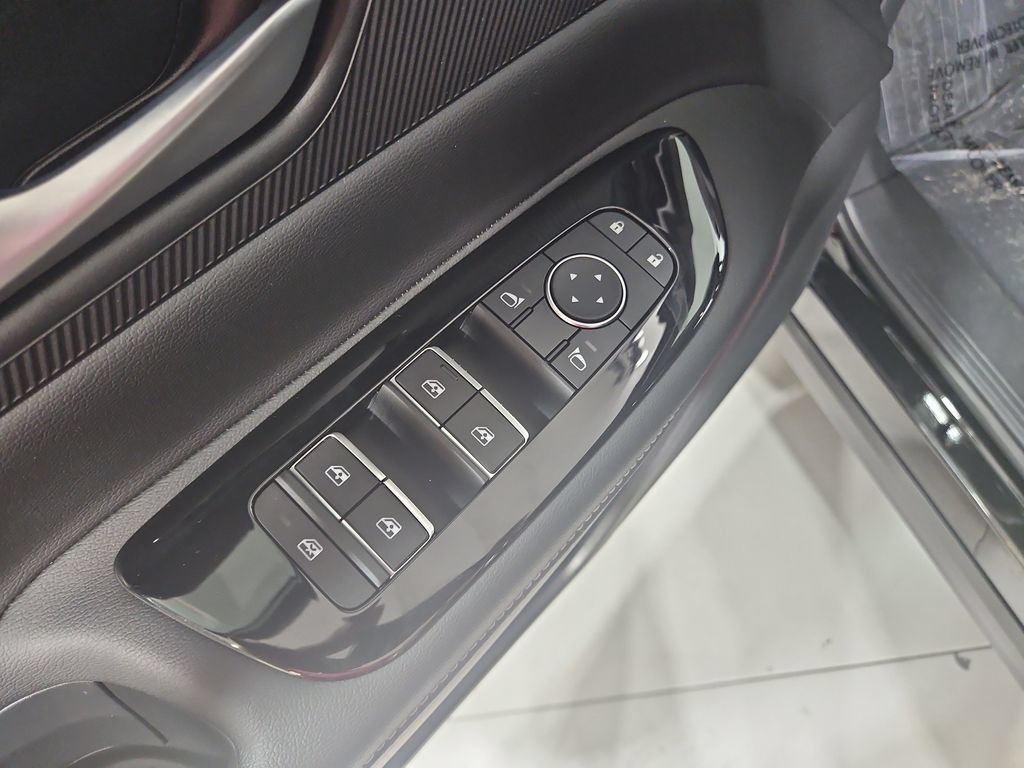 Certified 2025 Nissan Murano SV AWD/4WD image 13