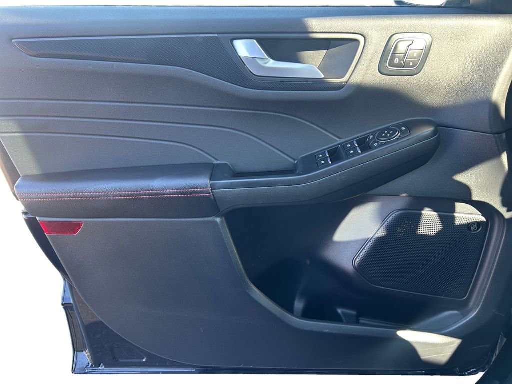 Used 2026 Ford Escape ST-Line Elite w/ Premium Technology Package image 18