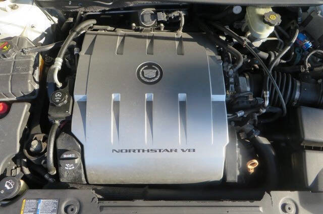 Used 2010 Cadillac DTS Luxury image 10