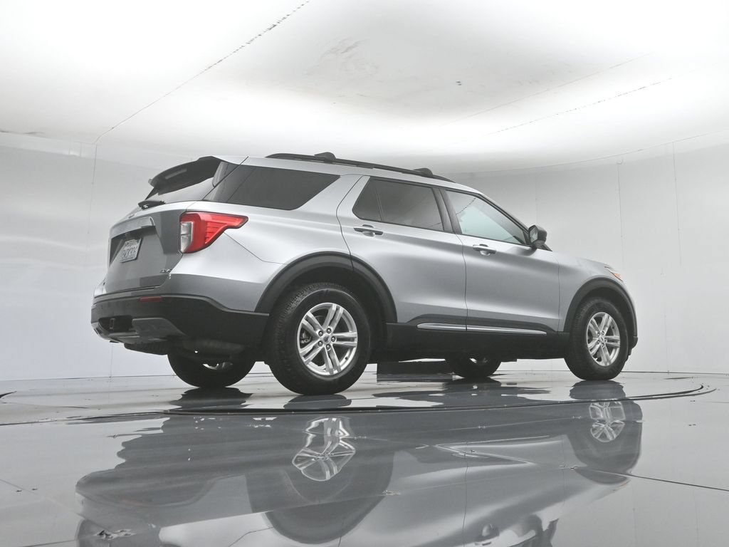 Certified 2021 Ford Explorer XLT w/ Equipment Group 202A AWD/4WD image 54