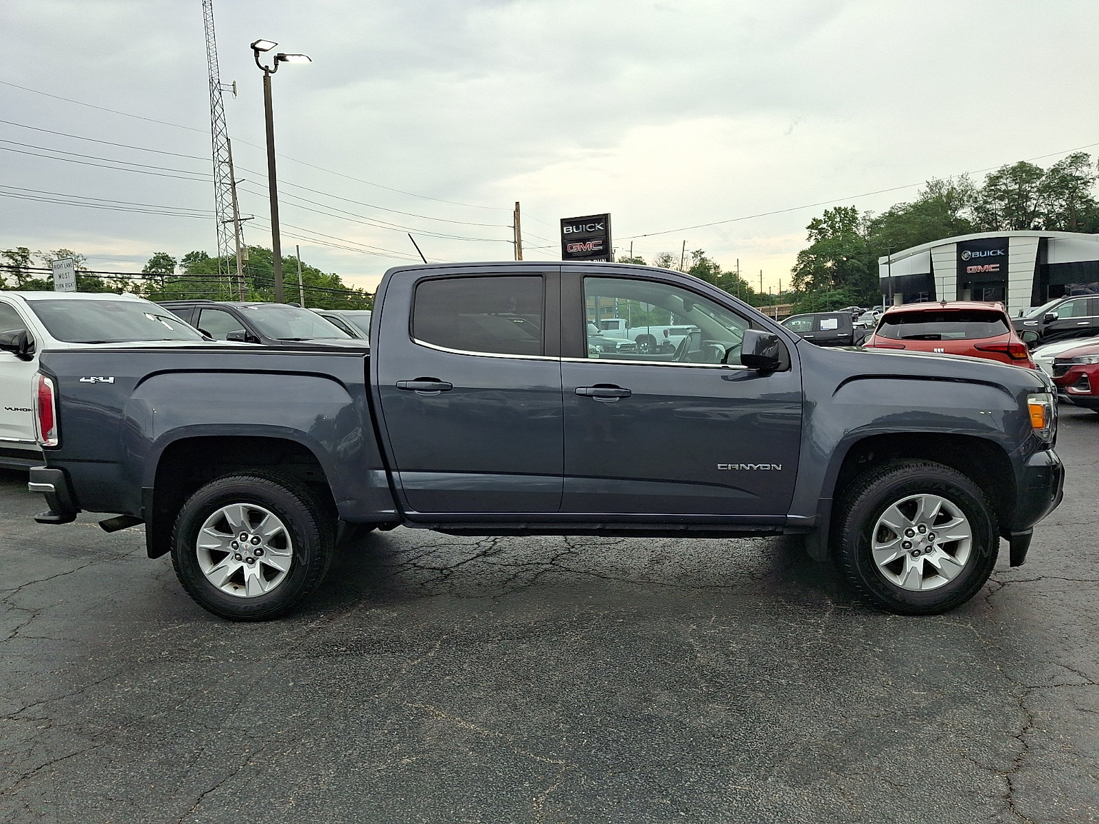 Used 2017 GMC Canyon SLE w/ SLE Convenience Package AWD/4WD image 7
