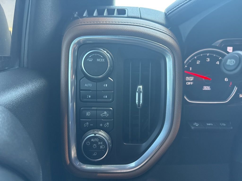 Used 2021 Chevrolet Silverado 1500 High Country w/ Technology Package AWD/4WD image 24