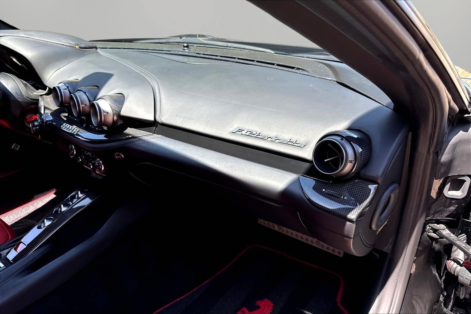 Used 2014 Ferrari F12 Berlinetta RWD image 20