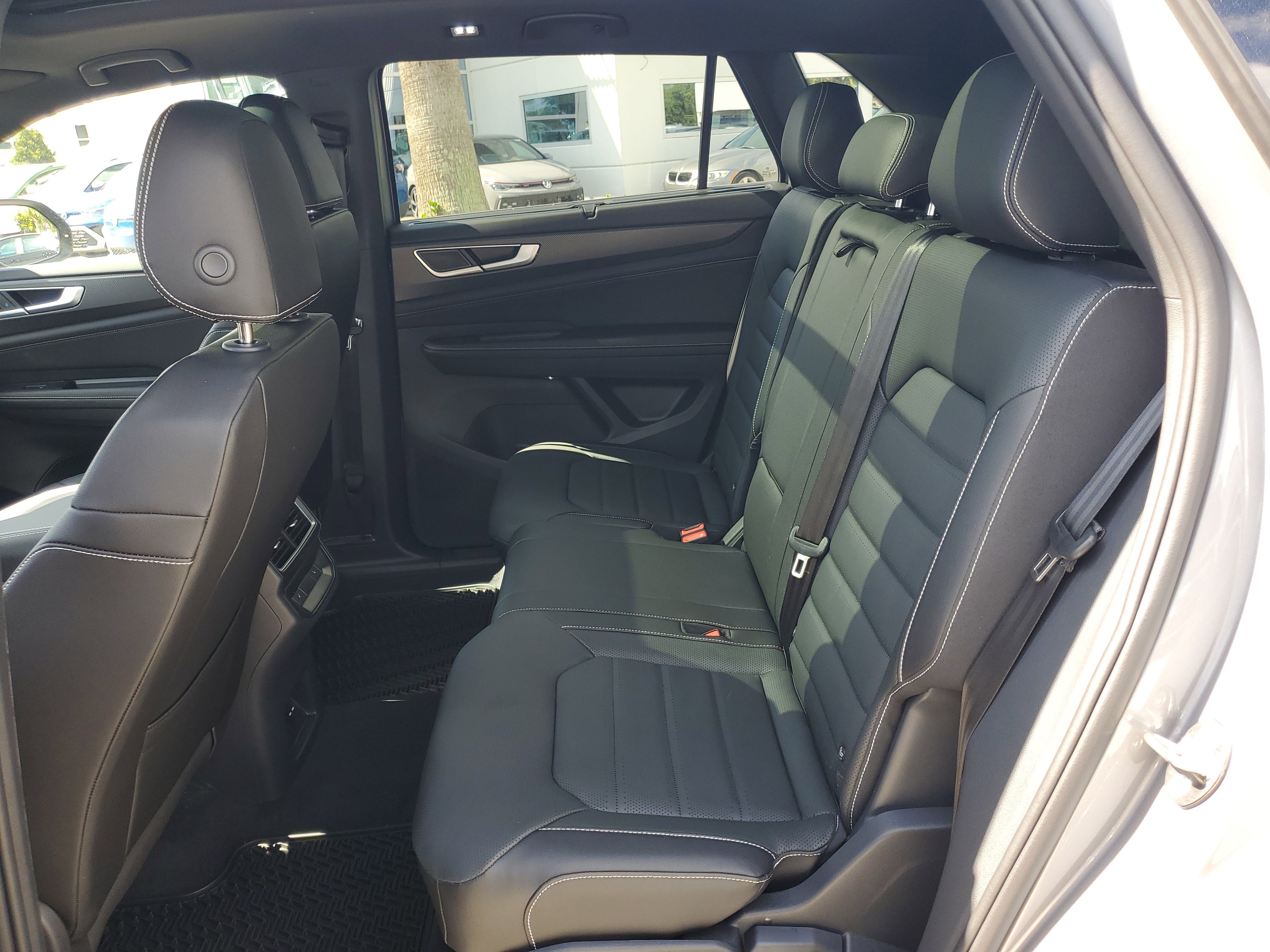 New 2026 Volkswagen Atlas Cross Sport SEL R-Line image 11