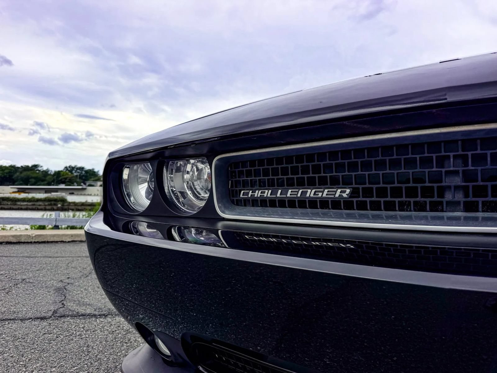 Used 2014 Dodge Challenger SRT8 w/ Harman/Kardon Audio Group RWD image 3