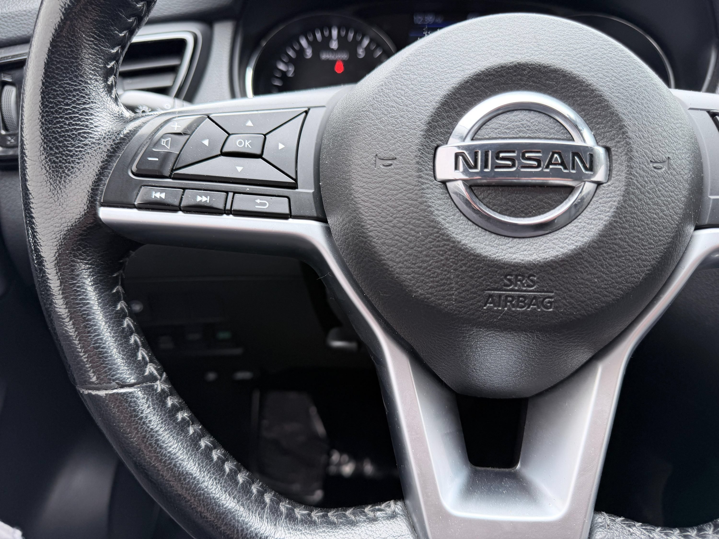 Used 2022 Nissan Rogue Sport SV w/ Technology Package AWD/4WD image 32