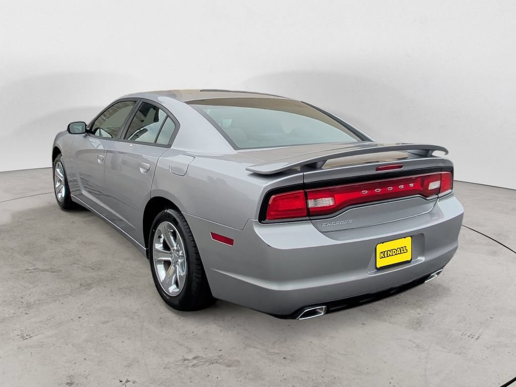Used 2014 Dodge Charger SE w/ Sport Appearance Group RWD image 3