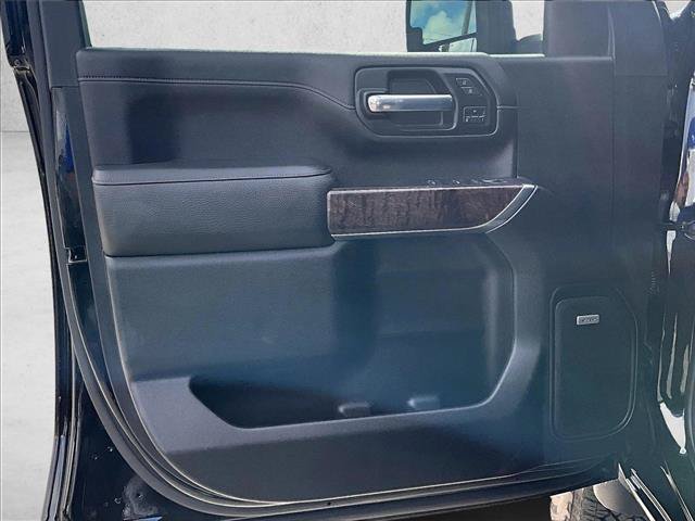 Used 2020 GMC Sierra 2500 Denali w/ Denali Ultimate Package AWD/4WD image 18