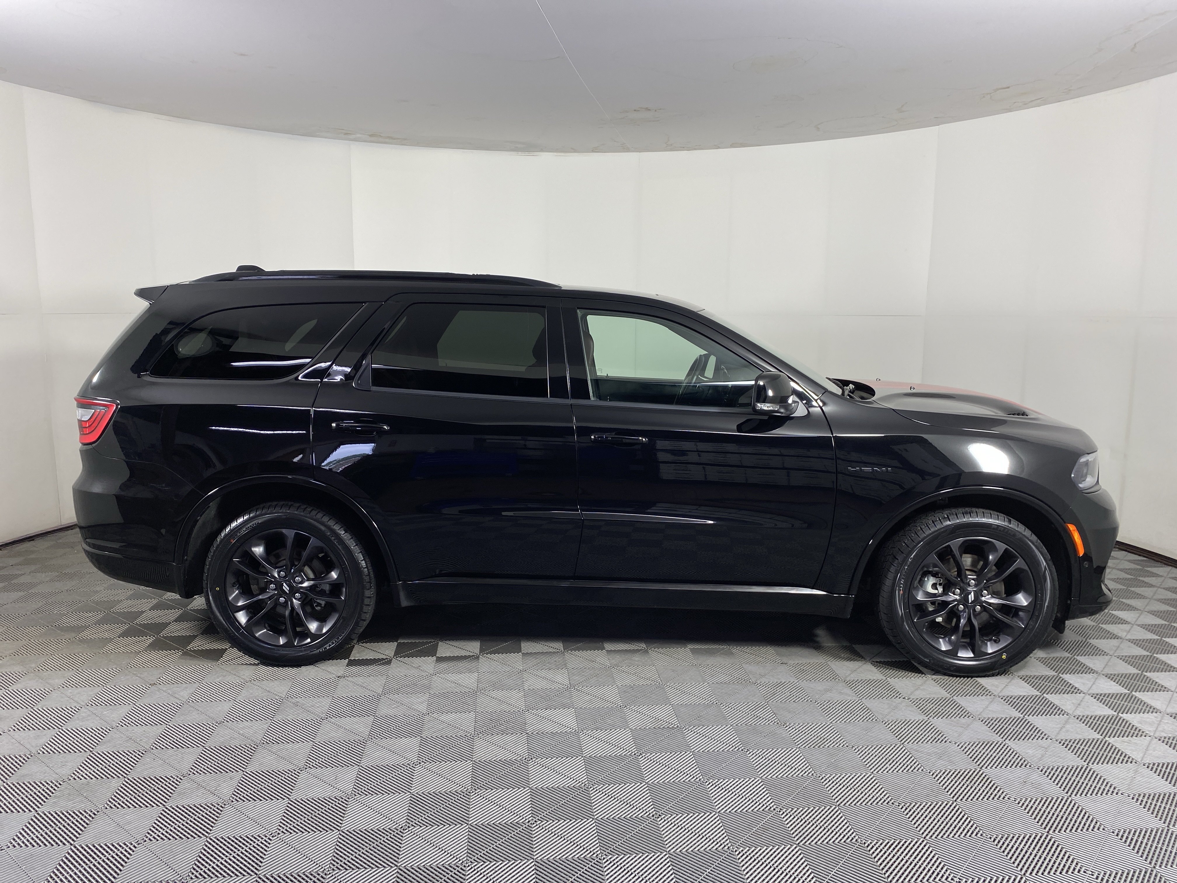 Used 2025 Dodge Durango R/T AWD/4WD image 8