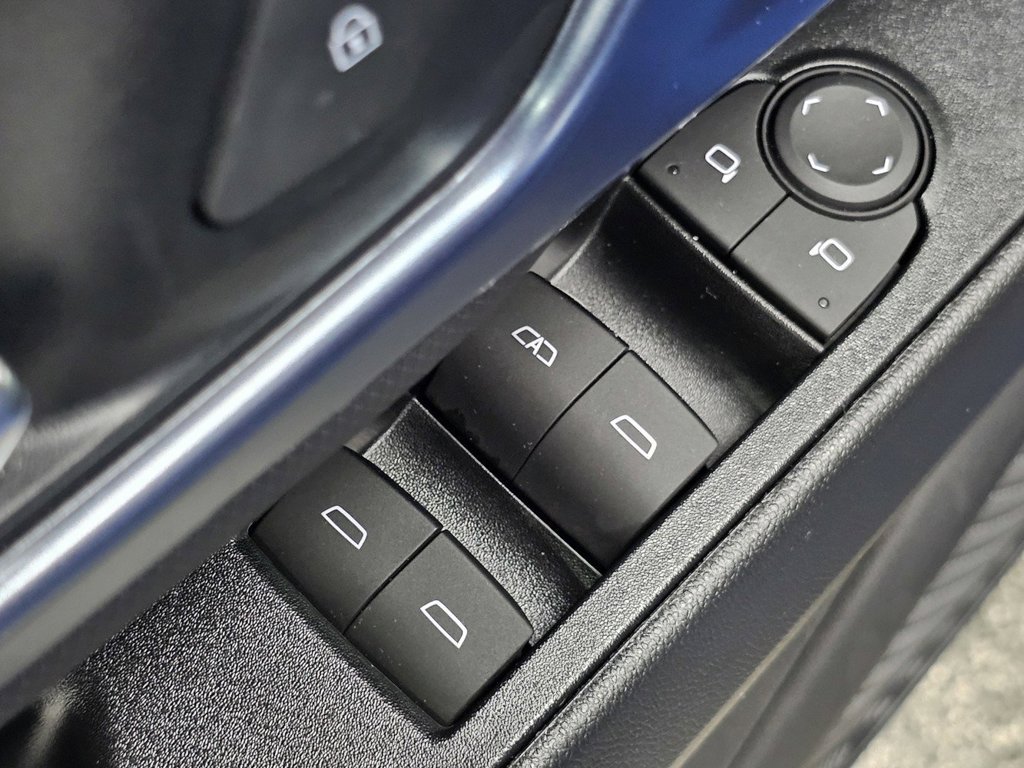 Used 2024 Chevrolet Equinox EV LT FWD image 27