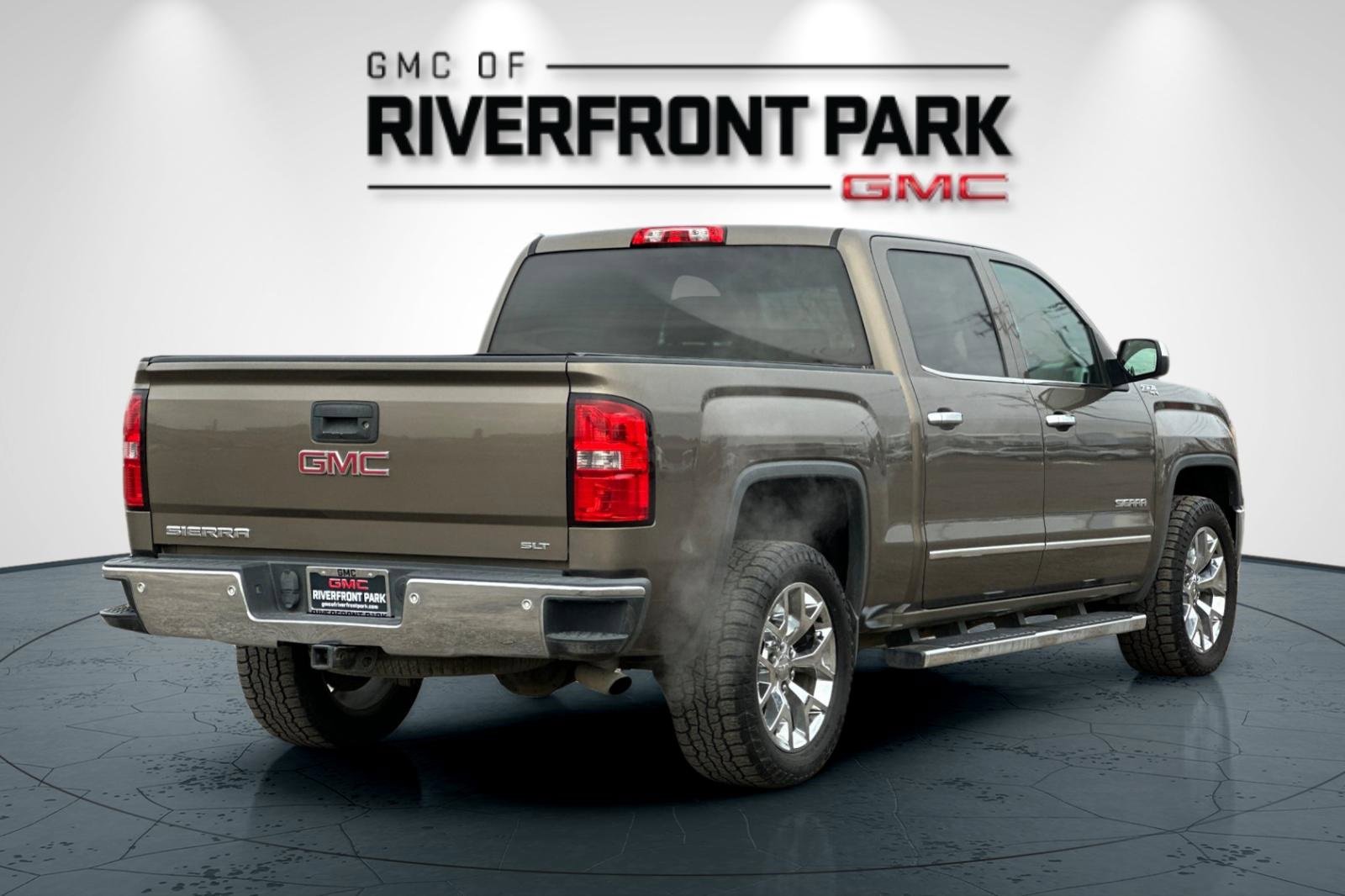 Used 2014 GMC Sierra 1500 SLT w/ SLT Crew Cab Value Package image 3