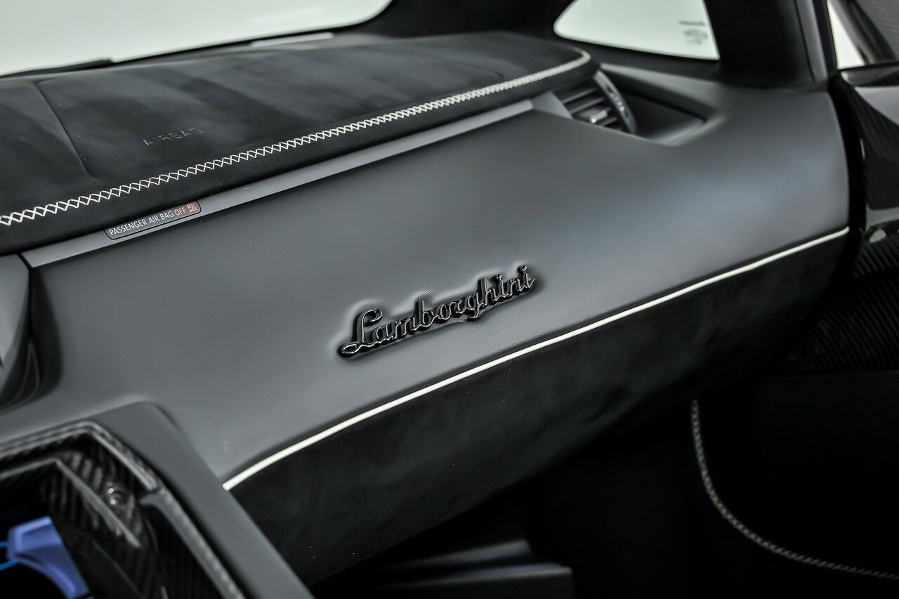 Used 2021 Lamborghini Aventador SVJ AWD/4WD image 26