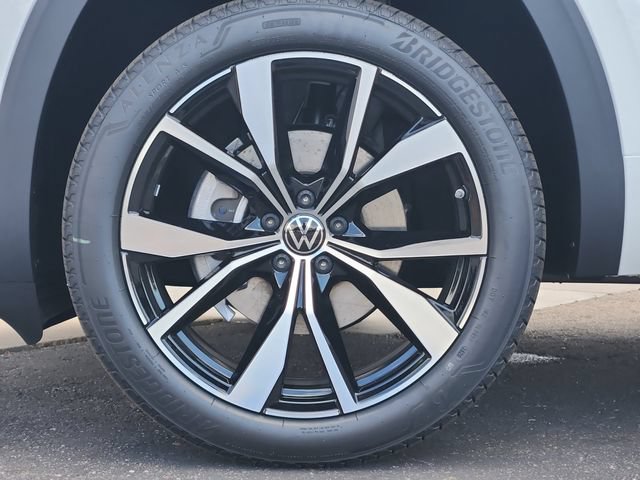 New 2026 Volkswagen Atlas Cross Sport SEL Premium R-Line AWD/4WD image 13