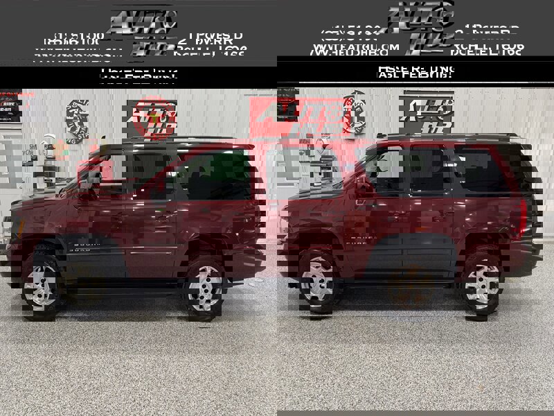 Used 2008 Chevrolet Suburban LT w/ Convenience Package 1