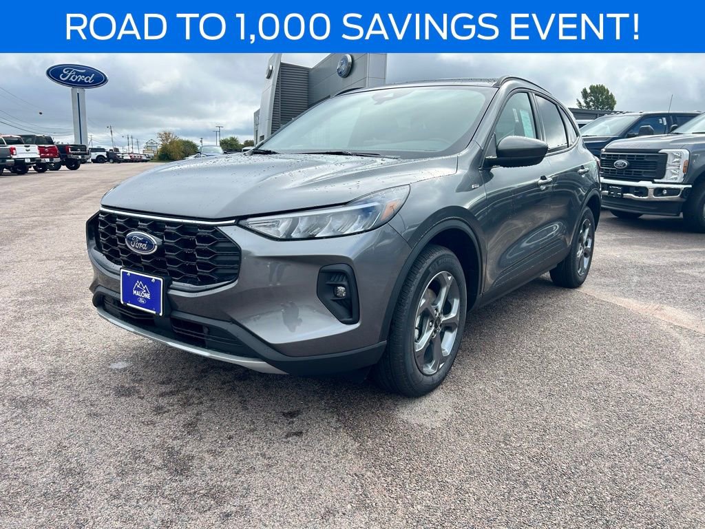 New 2025 Ford Escape ST-Line Elite w/ Class II Trailer Tow Package image 10