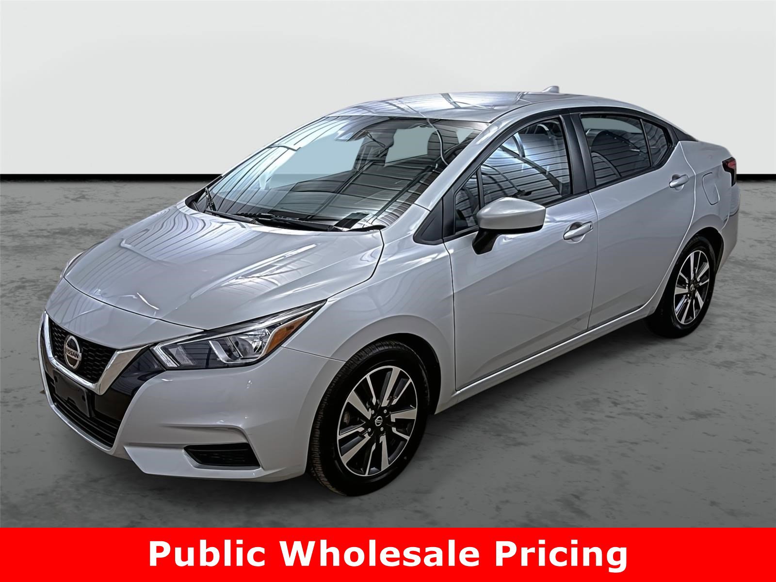 Used 2022 Nissan Versa SV image 1